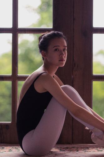 男生把困困塞女生坤坤里